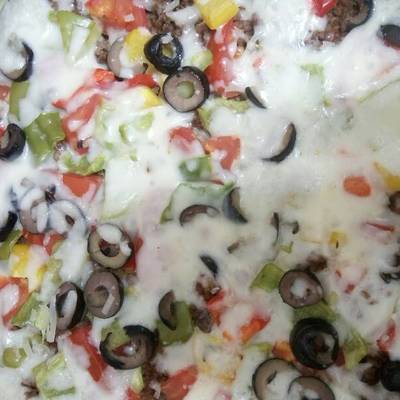  بيتزا باللحم المفروم و بيتزا بالدجاج 