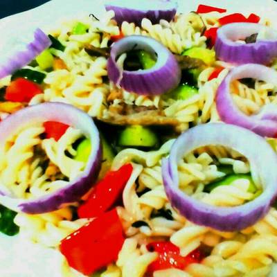  سلطة المكرونة بالرنجة 