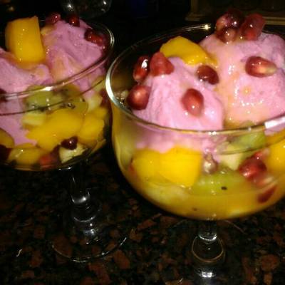  سلطة فواكه مع مثلجات 