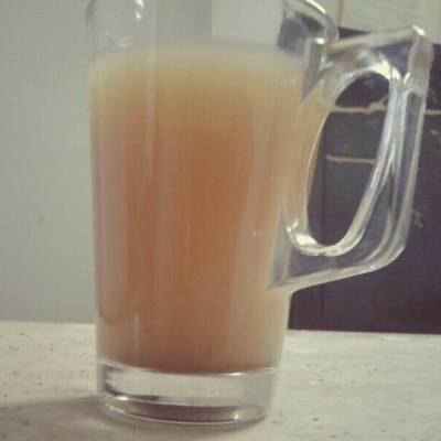  مشروب التفاح بالقرفه الساخن 