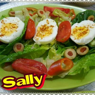  سلطة البيض بالخضروات 