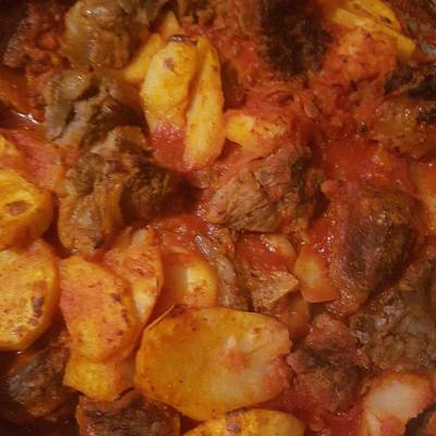  صينية بطاطا باللحم 