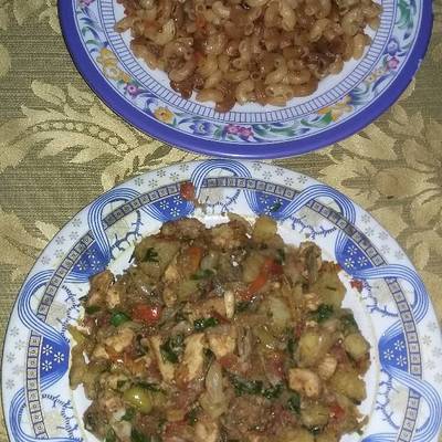  قطع فراخ بالبطاطس وفلفل ألوان 