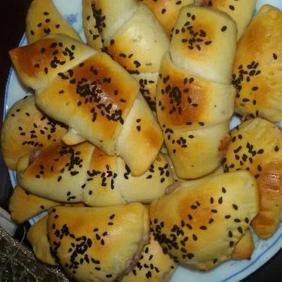  معجنات قطنية تحفة بحشو الجبنة والزتون 