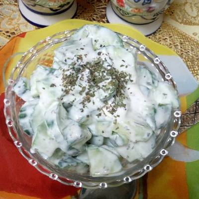  #أكلات_للعروس سلطة خيار بالزبادي 