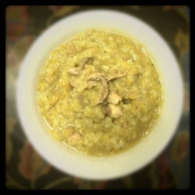  "شوربة" عدس ودجاج 