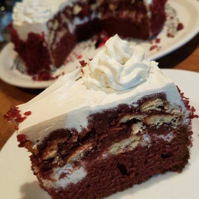  كيك طبقات ريد فليفت 