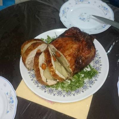  دجاجة محشية بدون عظم 