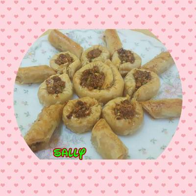  بقلاوة بالمكسرات والتمر 