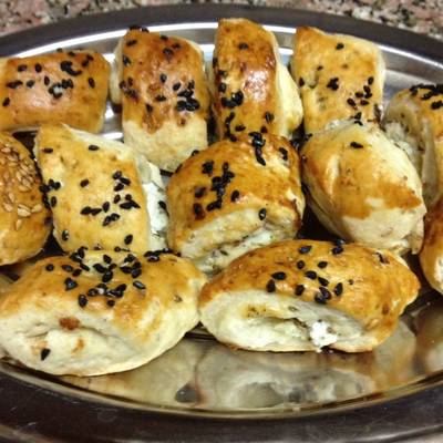  فطاير بالجبنه والزعتر 