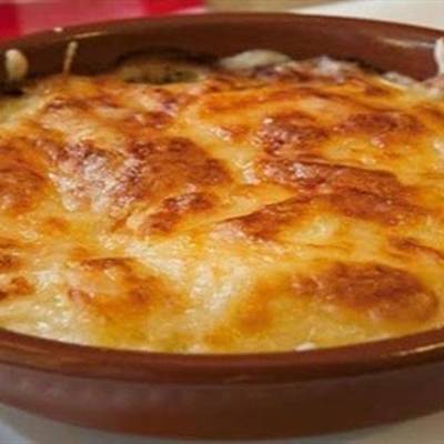  طاجن البطاطس المهروسه بالاحمه 