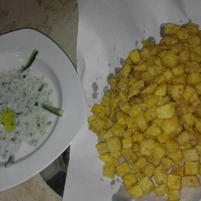  بطاطس بالسمسم وسلطة لبن بالخيار 