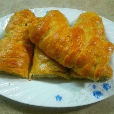  خبز السنبلة بحشوة الدجاج 