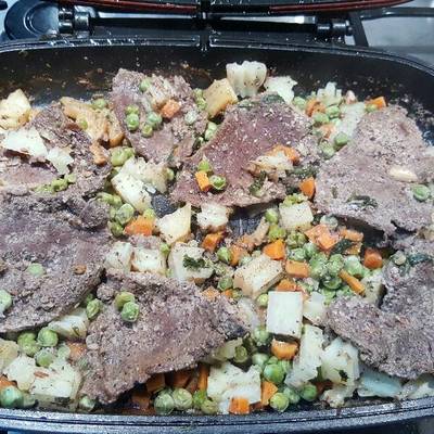  لحم بالخضار في الشواية Dessini 