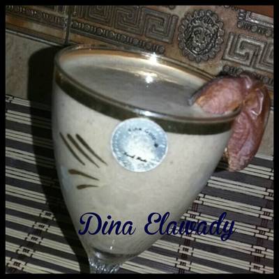  عصير تمر باللبن 