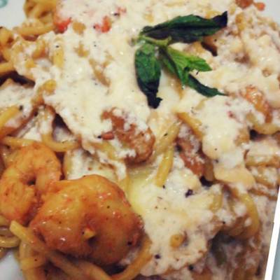  مكرونة الجمبرى بصوص الجبن 