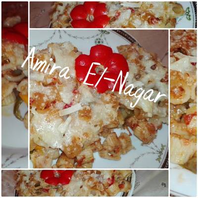  مكرونة بالسجق و الموتزاريلا 