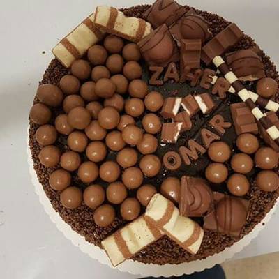  كاتو شوكولا مزين 