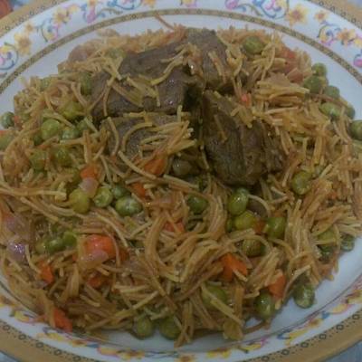  شعيريه بالخضار واللحمه 