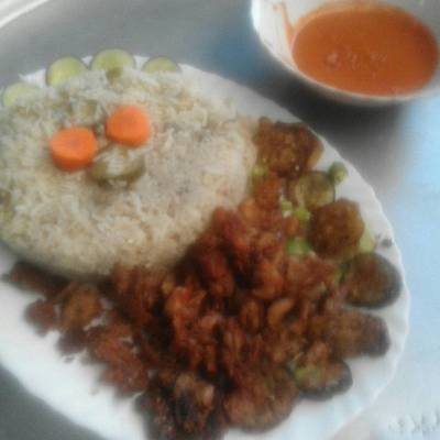  مقلوبه دجاج الكاري بالباذنجان 