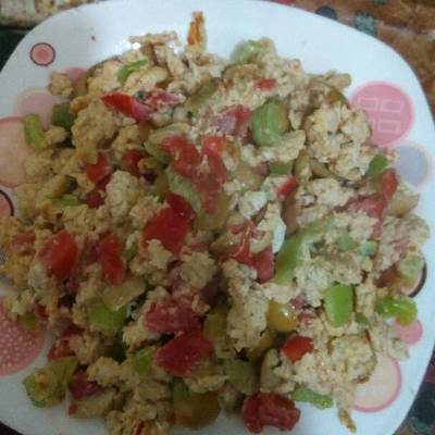  بيض مقلى بالخضار 