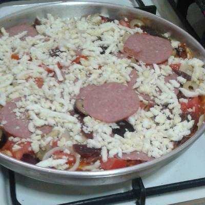  بيتزا بالخضروات والﻻنشون السﻻمي 