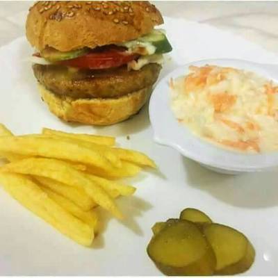  برجر لحمه على طريقتي 
