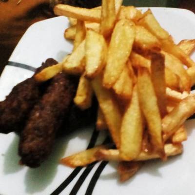  كفتة مقلية مع بطاطس 
